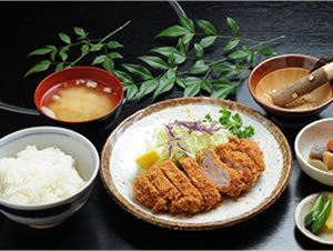 とんかつ定食